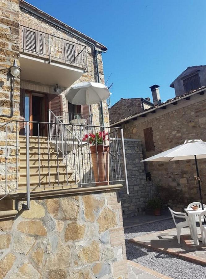 Beautiful Apartment With Exclusive Garden And Terrace Monteverdi Marittimo Buitenkant foto